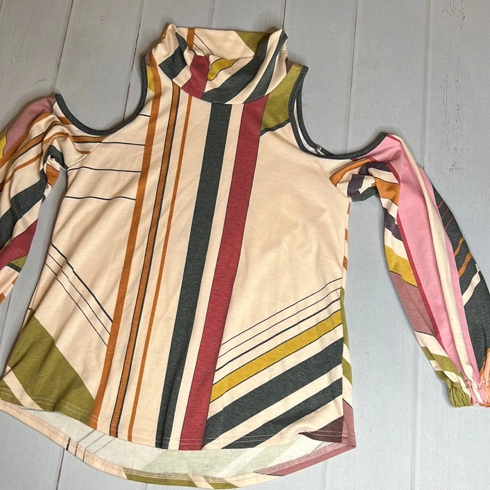 Annabelle Cold Shoulder Top - Size Small - Picture 2 of 5